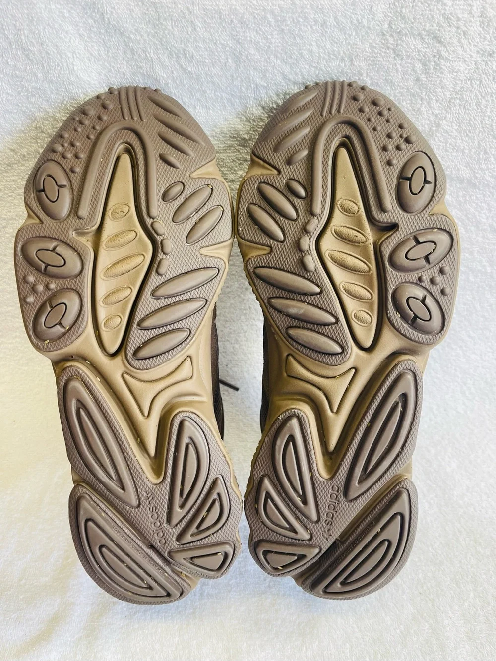 ADIDAS Ozweego Sneakers Size US W 10 / M 9 Brown Athletic Shoes